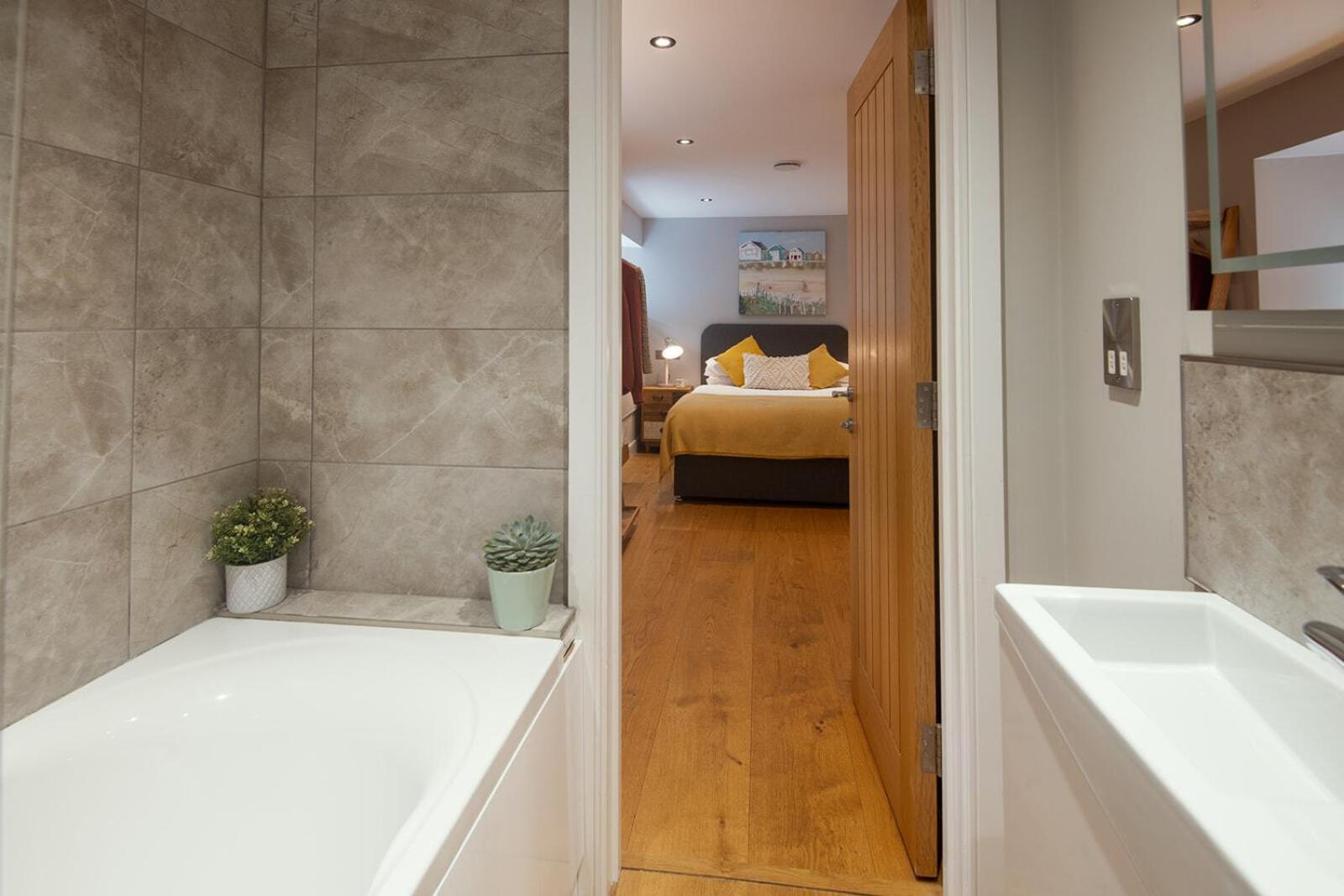 1 Castle Mews Apartment
