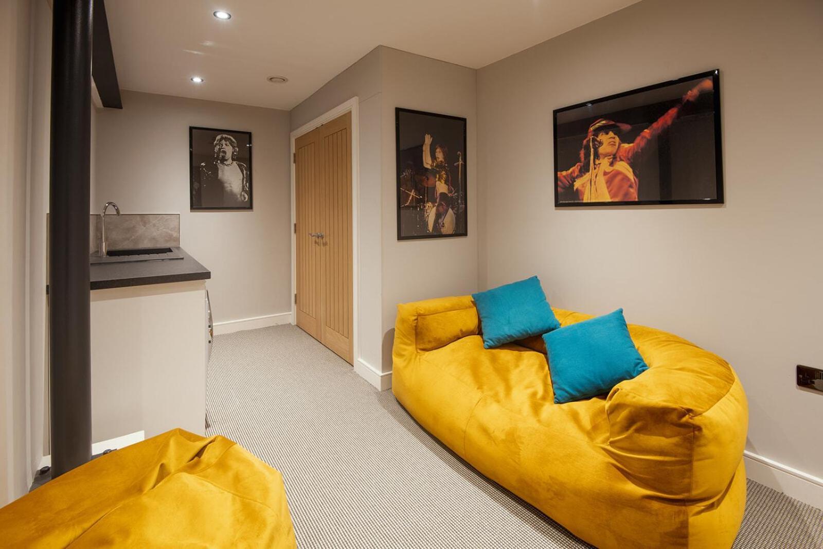 1 Castle Mews Dartmouth